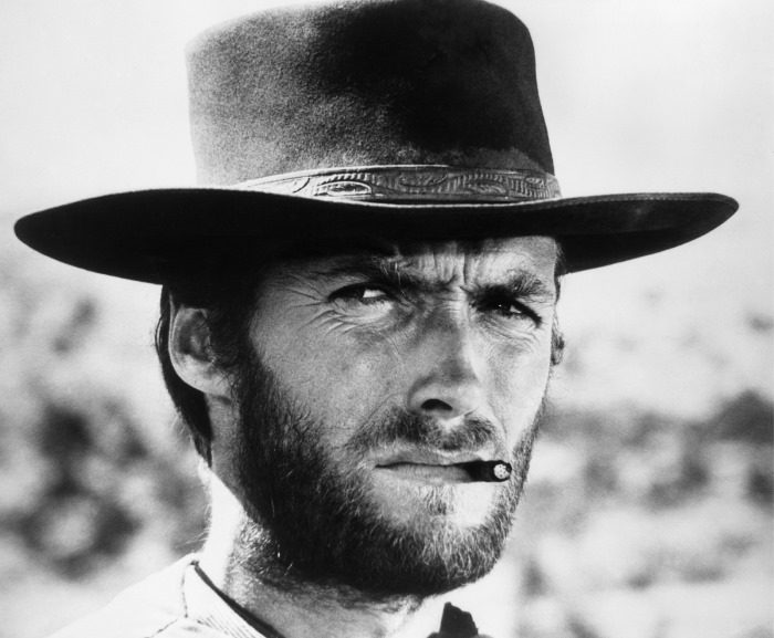 CLINT EASTWOOD - LÄMNAR TILLBAKA SINA OSCARS